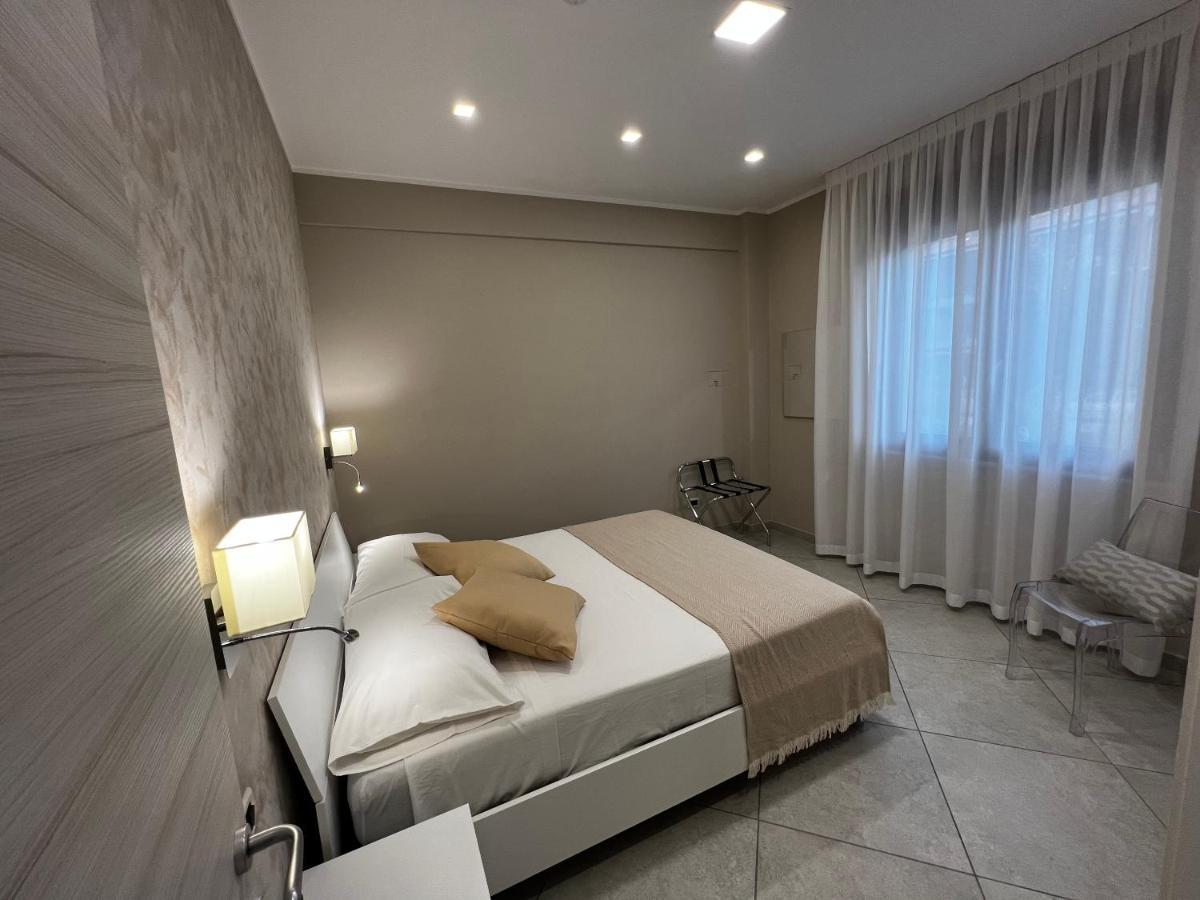 B&B Lamezia Central Airport Санта-Эуфемия-Ламеция Экстерьер фото